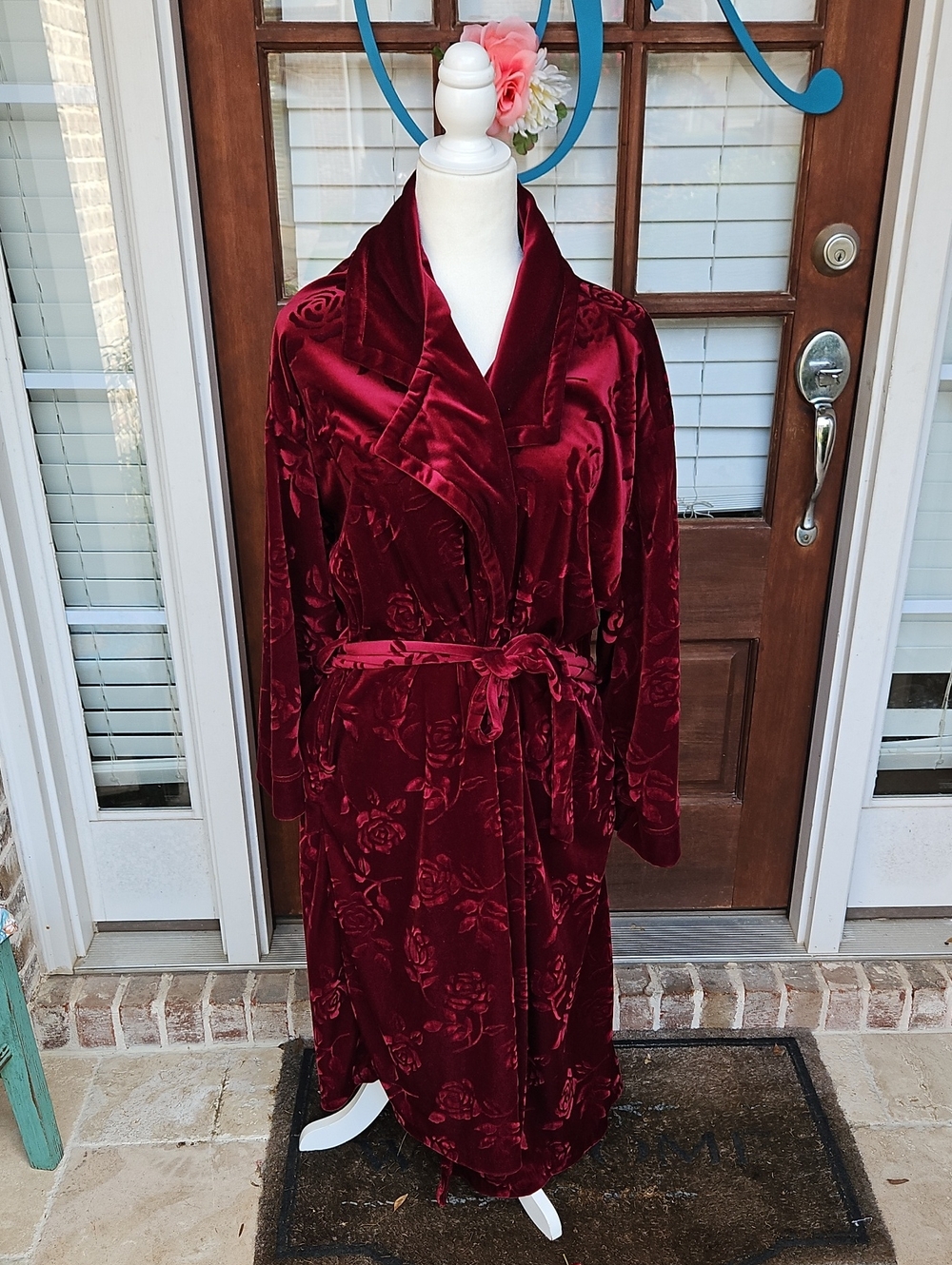 Vintage Cinema Etoile Luxurious Velvet Floral Shawl Collar Robe - Wine Red